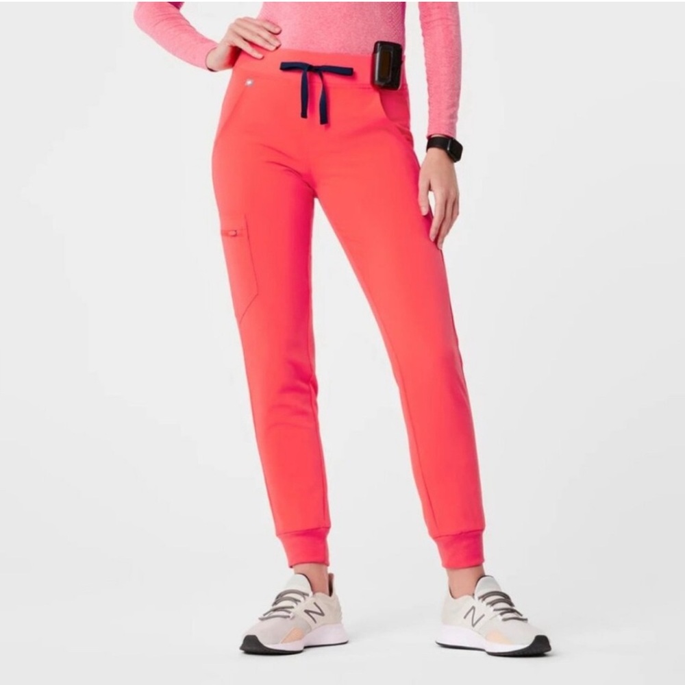 Figs l fiery coral  limited edition jogger scrub pants EUC